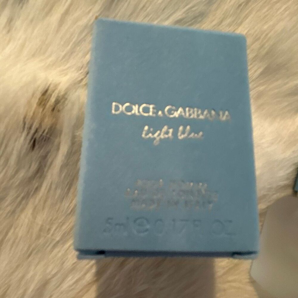 DOLCE & GABBANA Light Blue Fragrance - Picture 3 of 3